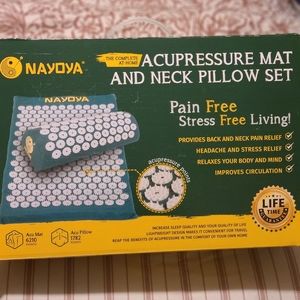 Acupressure matt and head rest